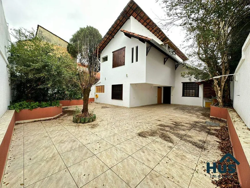 Foto 1 de Casa com 5 Quartos à venda, 180m² em Santa Amélia, Belo Horizonte