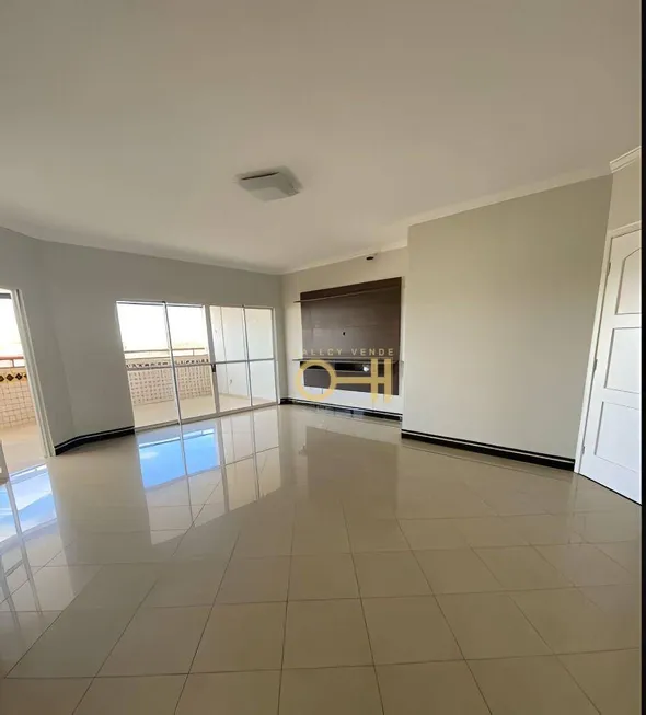 Foto 1 de Apartamento com 4 Quartos à venda, 170m² em Goiabeiras, Cuiabá