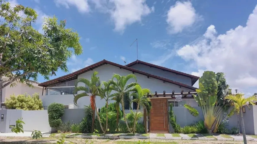 Foto 1 de Casa de Condomínio com 4 Quartos à venda, 400m² em Busca Vida Abrantes, Camaçari