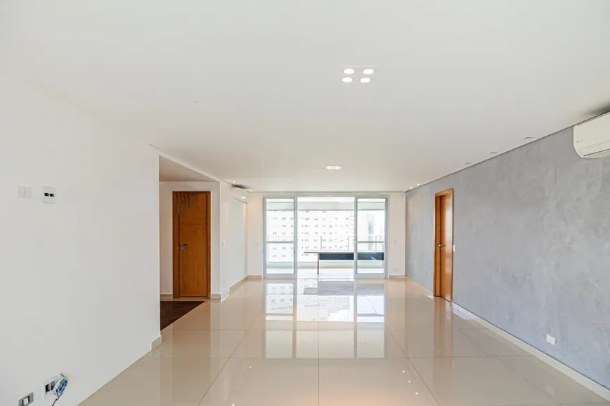 Foto 1 de Apartamento com 4 Quartos à venda, 213m² em Jardim Fonte do Morumbi , São Paulo