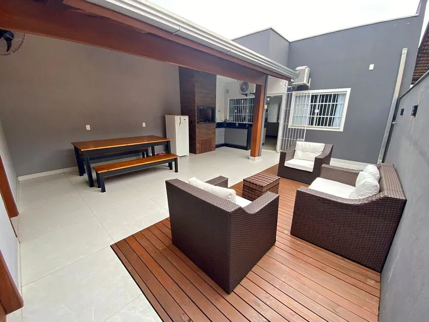 Foto 1 de Casa com 2 Quartos à venda, 300m² em Cruzeiro, Gravatá