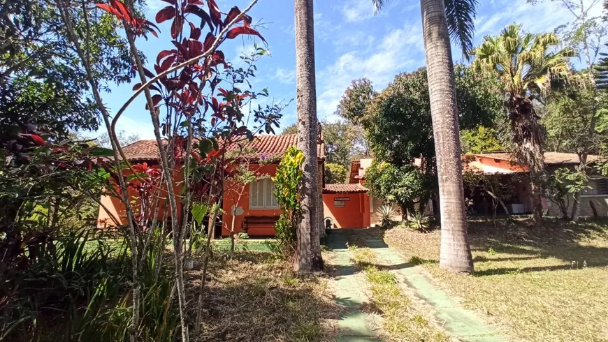 Foto 1 de Casa de Condomínio com 2 Quartos para alugar, 160m² em , Brumadinho