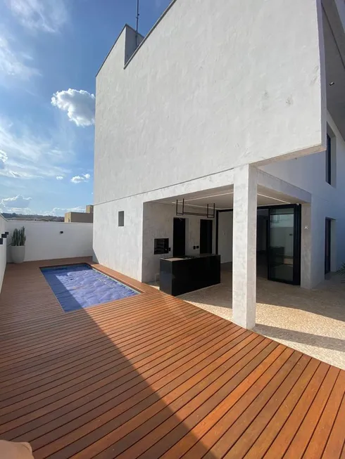 Foto 1 de Casa de Condomínio com 3 Quartos à venda, 248m² em Jardins Bolonha, Senador Canedo