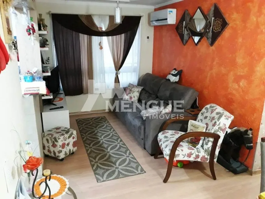 Foto 1 de Apartamento com 3 Quartos à venda, 63m² em Passo das Pedras, Porto Alegre