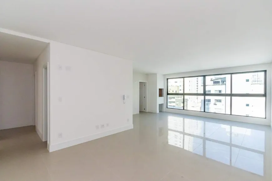 Foto 1 de Apartamento com 3 Quartos à venda, 115m² em Centro, Balneário Camboriú