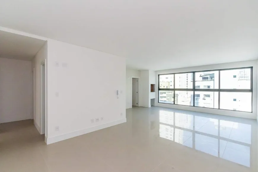 Foto 1 de Apartamento com 3 Quartos à venda, 117m² em Centro, Balneário Camboriú