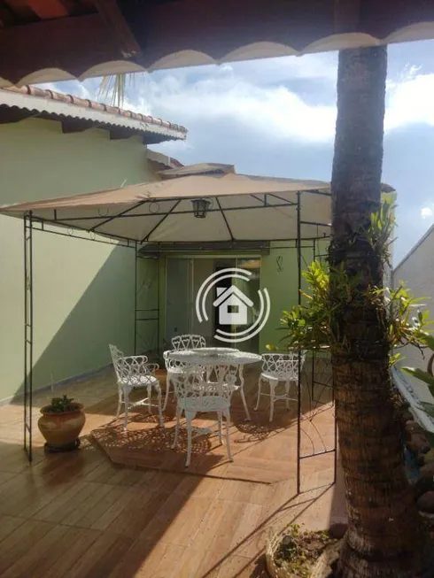 Foto 1 de Casa com 4 Quartos para venda ou aluguel, 215m² em Vila Rica, São Pedro