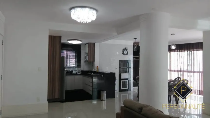 Foto 1 de Apartamento com 3 Quartos à venda, 132m² em Centro, Balneário Camboriú