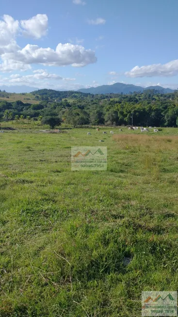 Foto 1 de Fazenda/Sítio com 4 Quartos à venda, 260000m² em Centro Pachecos, Itaboraí