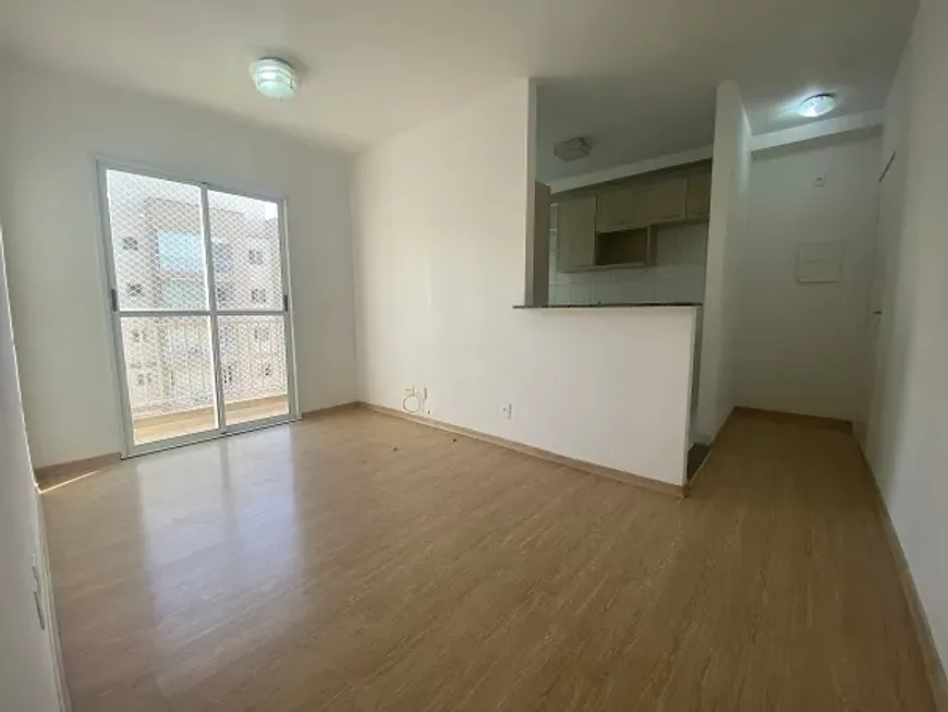 Foto 1 de Apartamento com 2 Quartos para alugar, 59m² em Jardim Tupanci, Barueri