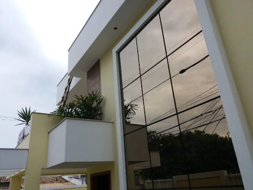 Foto 1 de Casa com 4 Quartos à venda, 135m² em Piratininga, Niterói