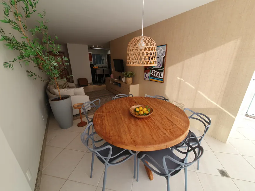 Foto 1 de Apartamento com 3 Quartos à venda, 110m² em Praia de Peracanga, Guarapari