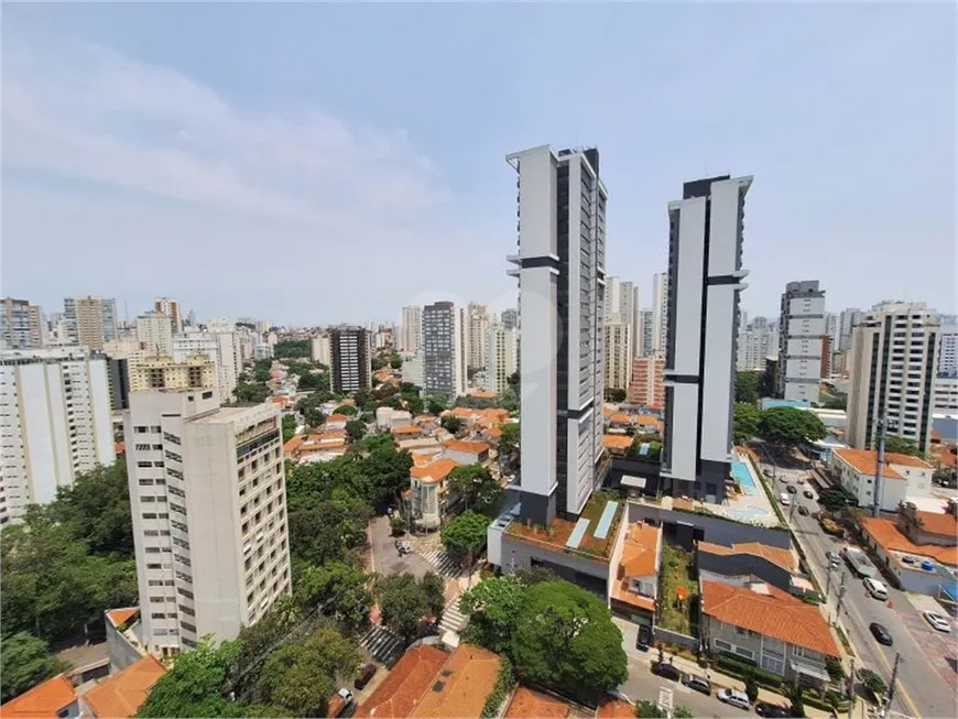 Foto 1 de Apartamento com 3 Quartos à venda, 151m² em Vila Romana, São Paulo