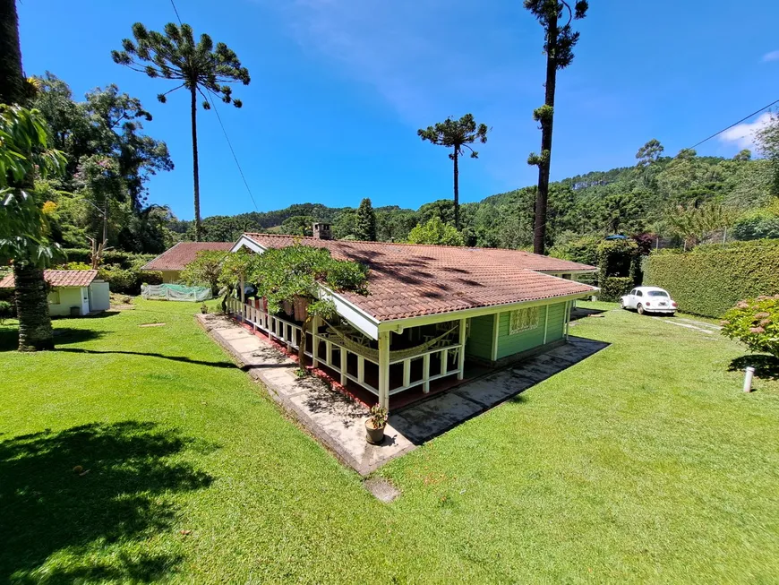 Foto 1 de Casa com 4 Quartos à venda, 233m² em Alto da Boa Vista, Campos do Jordão