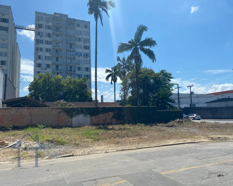 Foto 1 de Lote/Terreno à venda, 359m² em América, Joinville