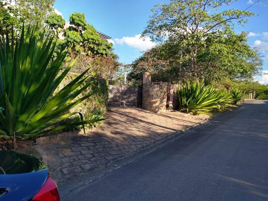 Foto 1 de Fazenda/Sítio com 4 Quartos à venda, 400m² em Vale das Laranjeiras, Indaiatuba