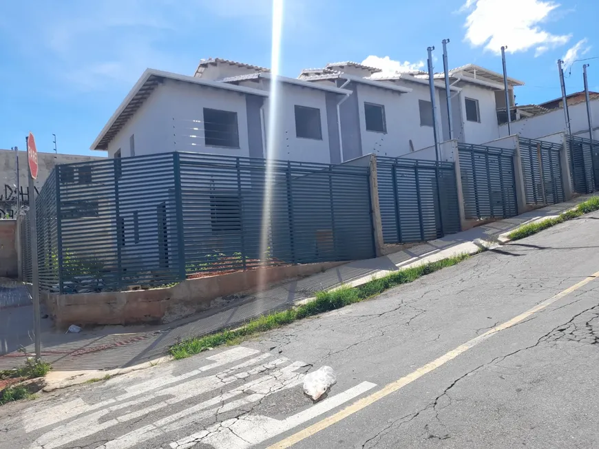 Foto 1 de Casa com 2 Quartos à venda, 100m² em Piratininga Venda Nova, Belo Horizonte