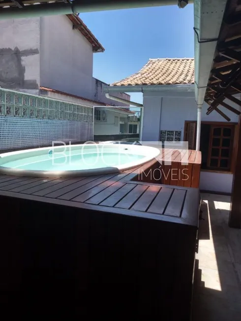 Foto 1 de Casa com 3 Quartos à venda, 248m² em Honório Gurgel, Rio de Janeiro
