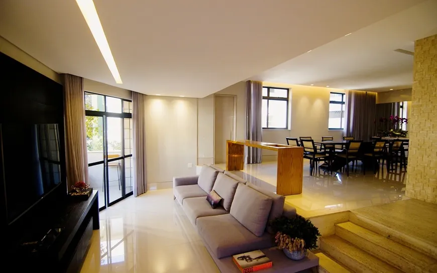 Foto 1 de Apartamento com 4 Quartos à venda, 180m² em Sion, Belo Horizonte