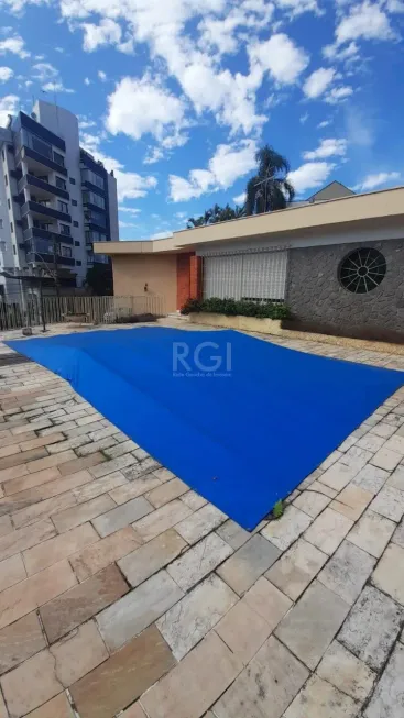 Foto 1 de Casa com 3 Quartos à venda, 249m² em Chácara das Pedras, Porto Alegre