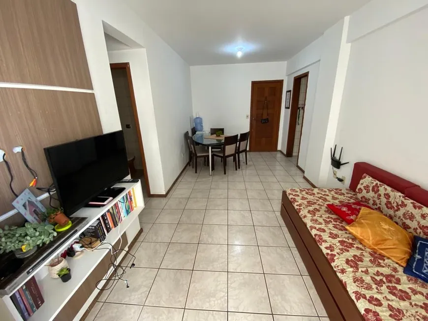 Foto 1 de Apartamento com 2 Quartos à venda, 60m² em Coqueiros, Florianópolis