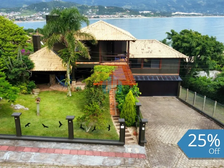 Foto 1 de Casa com 2 Quartos à venda, 321m² em Vigia, Garopaba