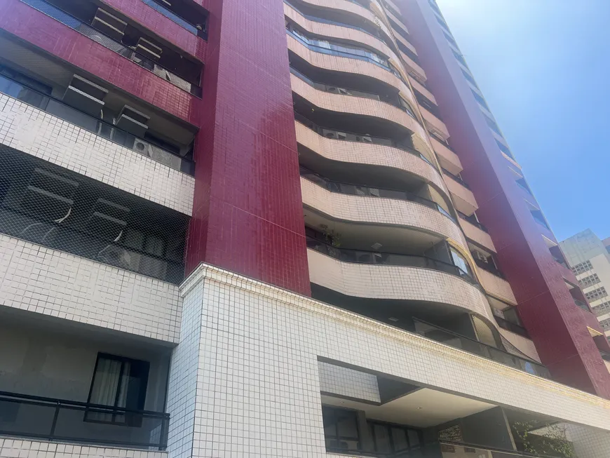 Foto 1 de Apartamento com 3 Quartos à venda, 131m² em Mucuripe, Fortaleza