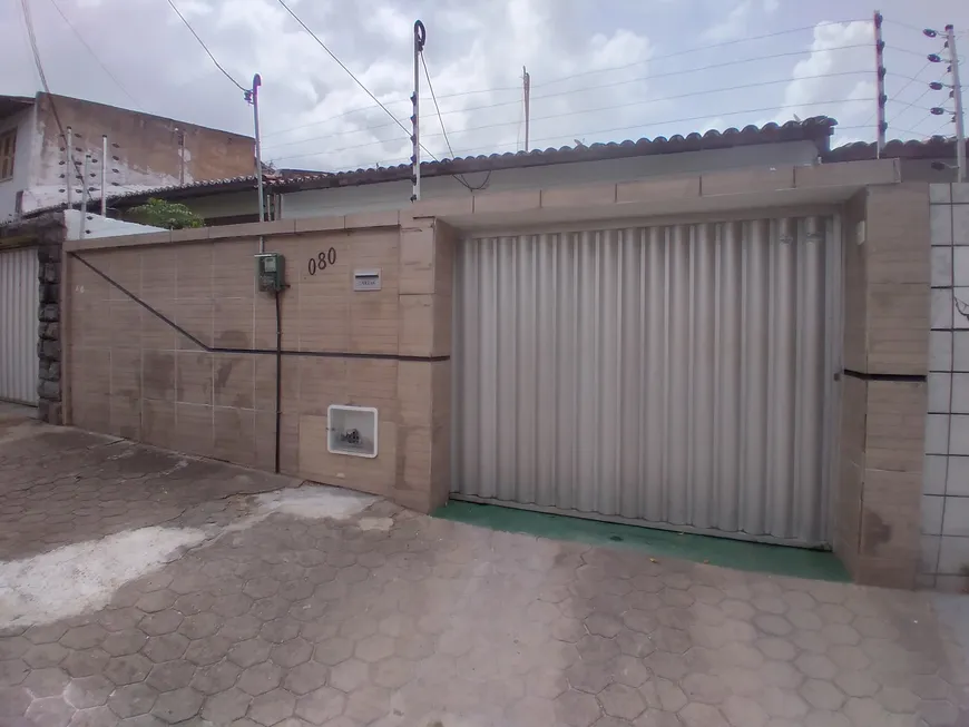 Foto 1 de Casa com 3 Quartos à venda, 80m² em Cidade dos Funcionários, Fortaleza