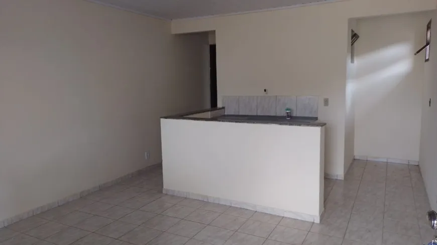 Foto 1 de Casa de Condomínio com 1 Quarto para alugar, 48m² em Village de Rio das Ostras, Rio das Ostras