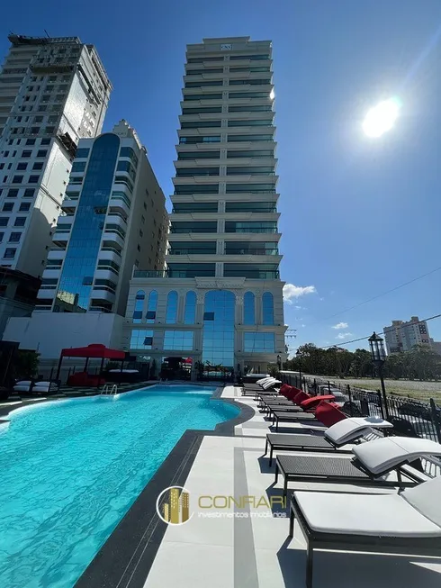 Foto 1 de Apartamento com 4 Quartos à venda, 180m² em Meia Praia, Itapema