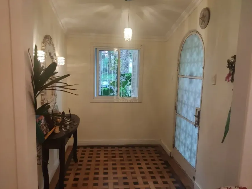 Foto 1 de Casa com 3 Quartos à venda, 206m² em Santo Antônio, Porto Alegre