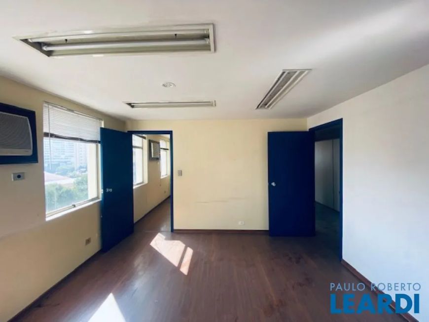 Ponto Comercial na Rua Aurélia, Pompeia em São Paulo, por R$ 3.100.000 - Viva Real