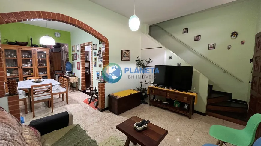 Foto 1 de Casa com 2 Quartos à venda, 82m² em Liberdade, Belo Horizonte