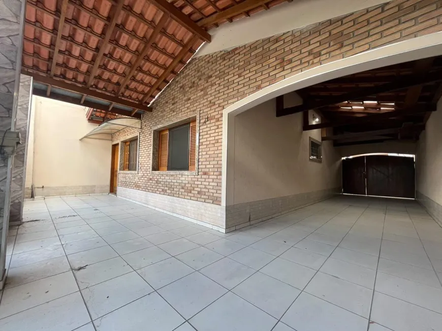 Foto 1 de Casa com 3 Quartos à venda, 187m² em Jardim Esper, Jacareí