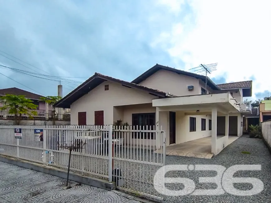 Foto 1 de Casa com 7 Quartos à venda, 412m² em Costa E Silva, Joinville