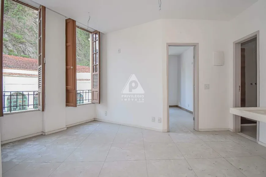 Foto 1 de Apartamento com 2 Quartos à venda, 36m² em Centro, Rio de Janeiro