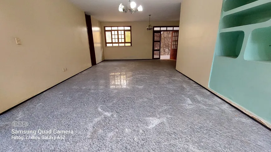 Foto 1 de Casa com 4 Quartos à venda, 435m² em Engenheiro Luciano Cavalcante, Fortaleza