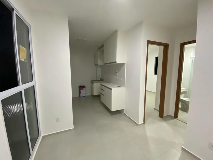 Foto 1 de Apartamento com 2 Quartos à venda, 41m² em Coacu, Eusébio