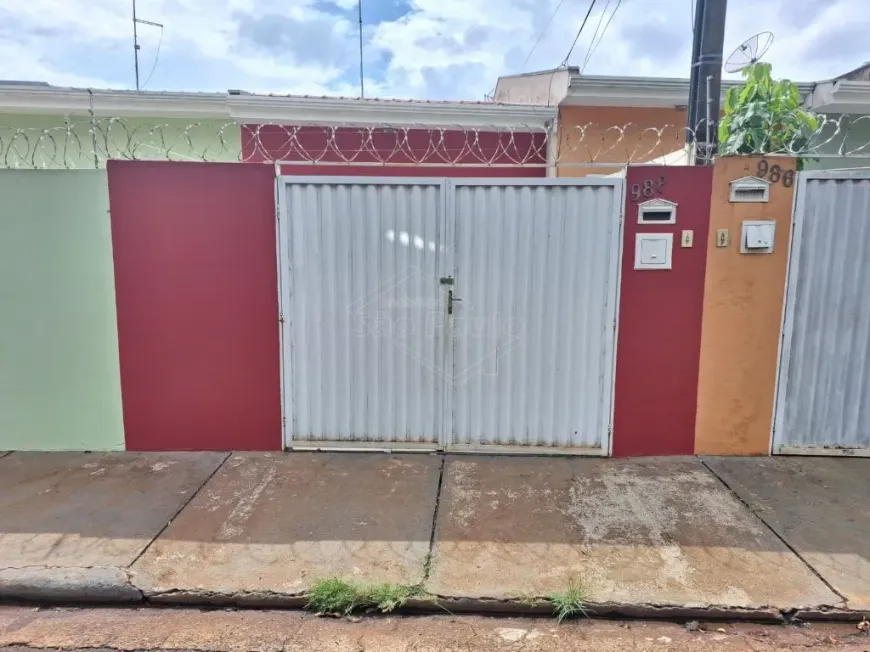 Foto 1 de Casa com 1 Quarto para alugar, 48m² em Jardim Quitandinha, Araraquara