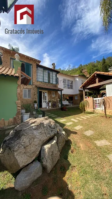 Foto 1 de Casa com 5 Quartos à venda, 180m² em Nogueira, Petrópolis