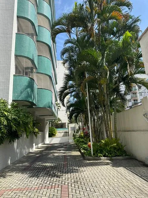 Foto 1 de Apartamento com 3 Quartos para venda ou aluguel, 127m² em Anil, Rio de Janeiro