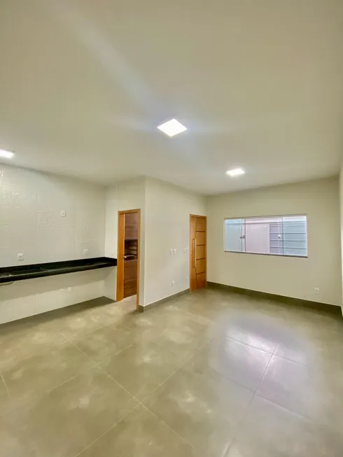 Foto 1 de Casa com 2 Quartos à venda, 67m² em Residencial Orlando de Morais, Goiânia