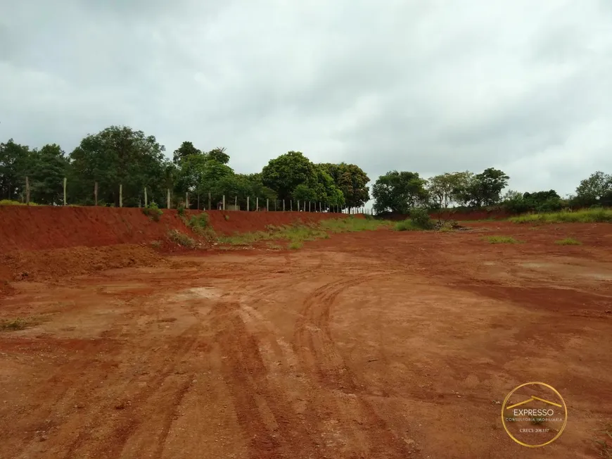 Foto 1 de Lote/Terreno à venda, 1800m² em Distrito Bacaetava, Iperó