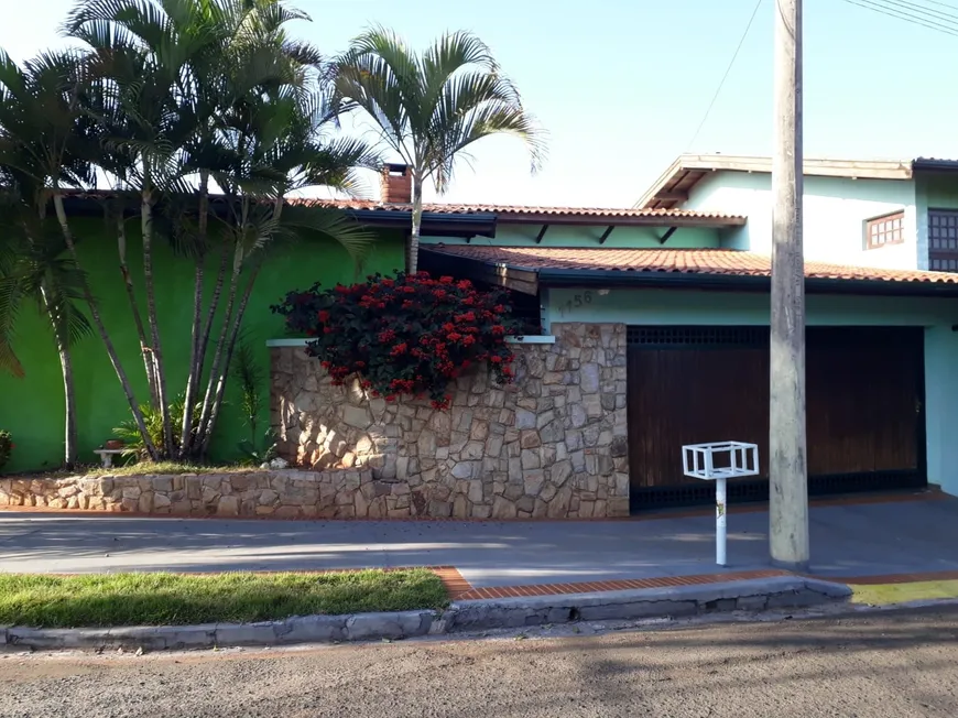 Foto 1 de Casa com 5 Quartos para venda ou aluguel, 342m² em Vila Assis, Jaú