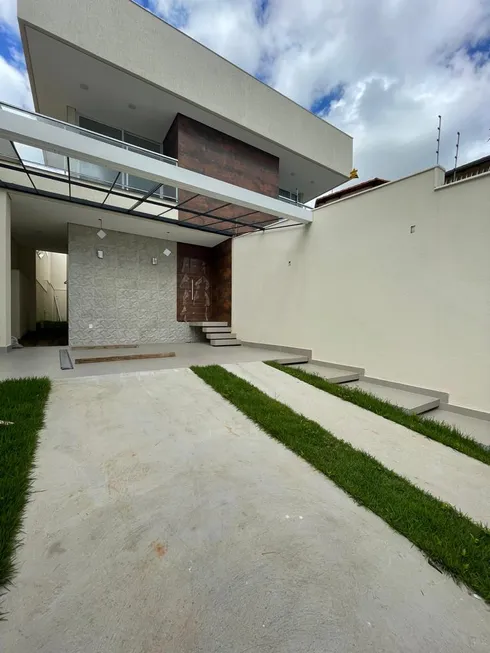 Foto 1 de Casa com 4 Quartos à venda, 210m² em Dona Clara, Belo Horizonte