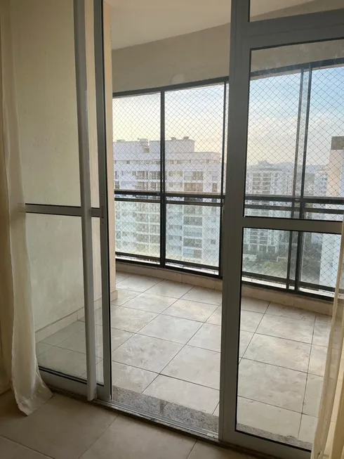 Foto 1 de Apartamento com 2 Quartos para alugar, 70m² em Jacarepaguá, Rio de Janeiro