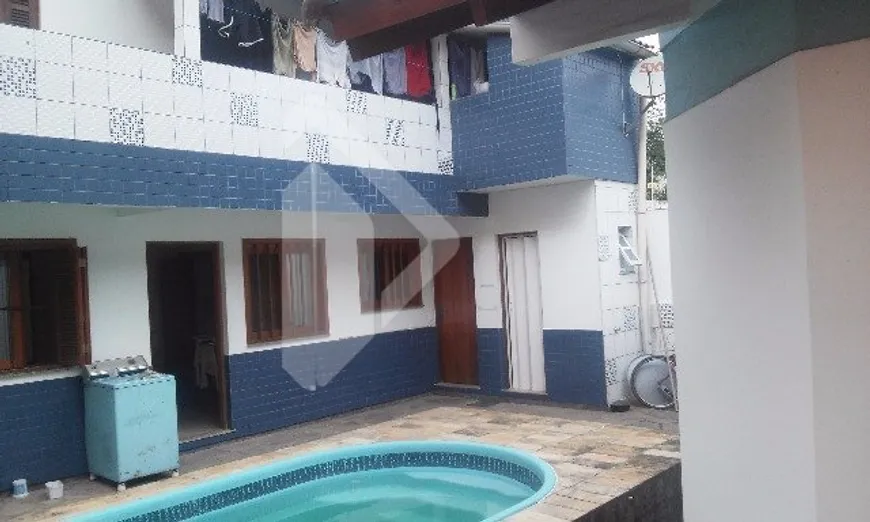 Foto 1 de Casa com 5 Quartos à venda, 240m² em Partenon, Porto Alegre