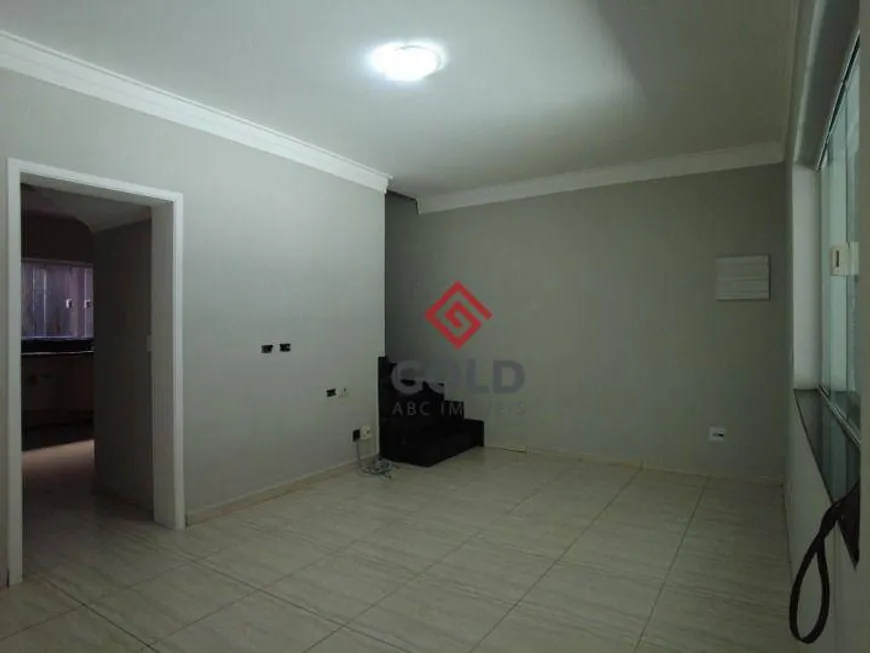 Foto 1 de Sobrado com 2 Quartos para alugar, 130m² em Vila Homero Thon, Santo André