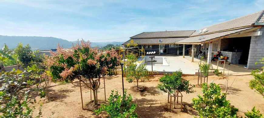 Foto 1 de Fazenda/Sítio com 4 Quartos à venda, 1000m² em Centro, Mairinque