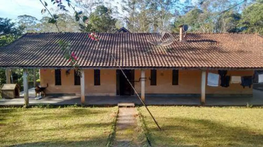 Foto 1 de Fazenda/Sítio com 3 Quartos à venda, 308m² em Santa Luzia, Ribeirão Pires